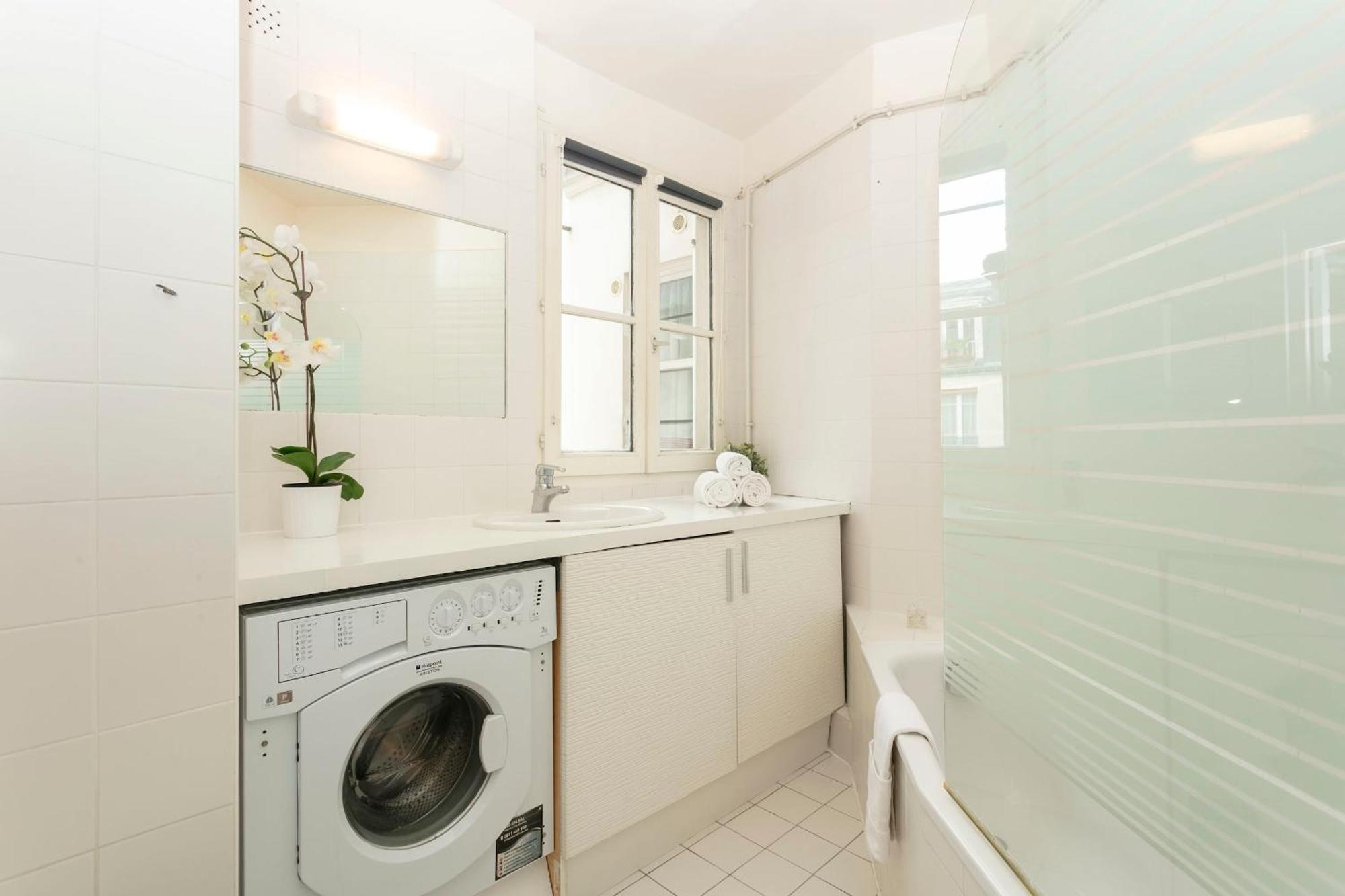 Notre-dame - 1br With Balcony - Cityapartmentstay Parijs